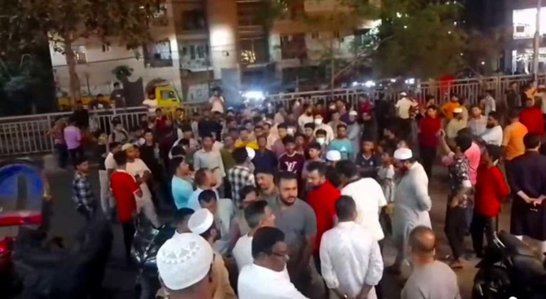 আদাবর থানা ঘেরাও