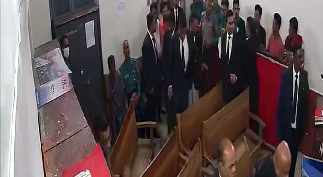 বরিশালের ঘটনায় আদালত অবমাননার রুল