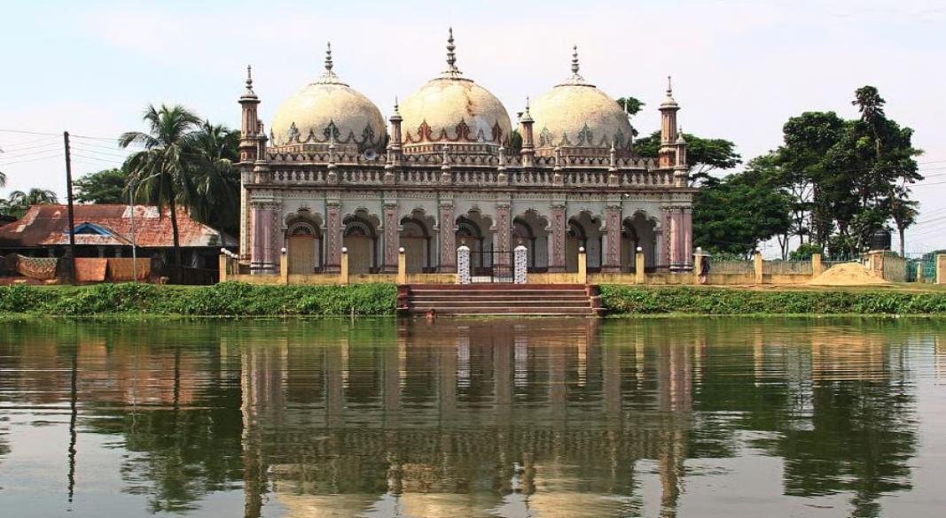 ঐতিহাসিক ভাটিপাড়া জমিদার বাড়ি জামে মসজিদ: ৩০০ বছরের ঐতিহ্য, নান্দনিক স্থাপত্য
