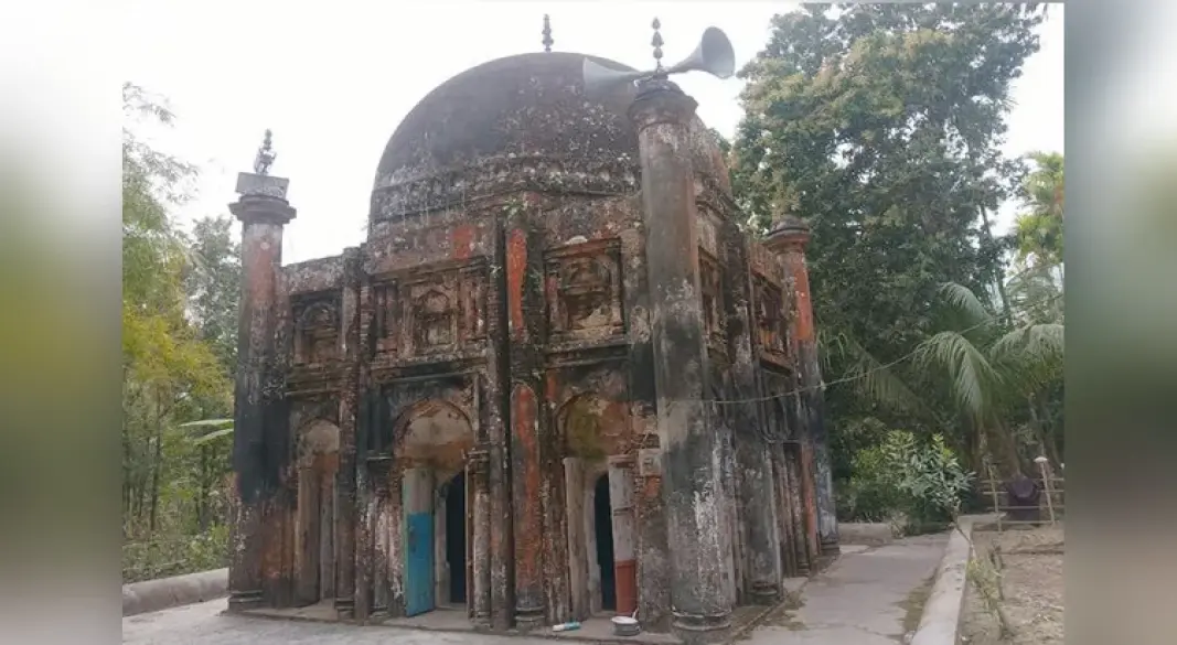 ঐতিহ্যবাহী জ্বীন মসজিদ