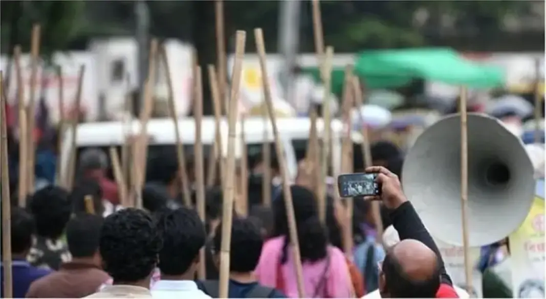 অন্তর্বর্তী সরকারের সময়ে মব সন্ত্রাস ও গণপিটুনির অনেক ঘটনায় পুলিশকে নিরব থাকতে দেখা গেছে
